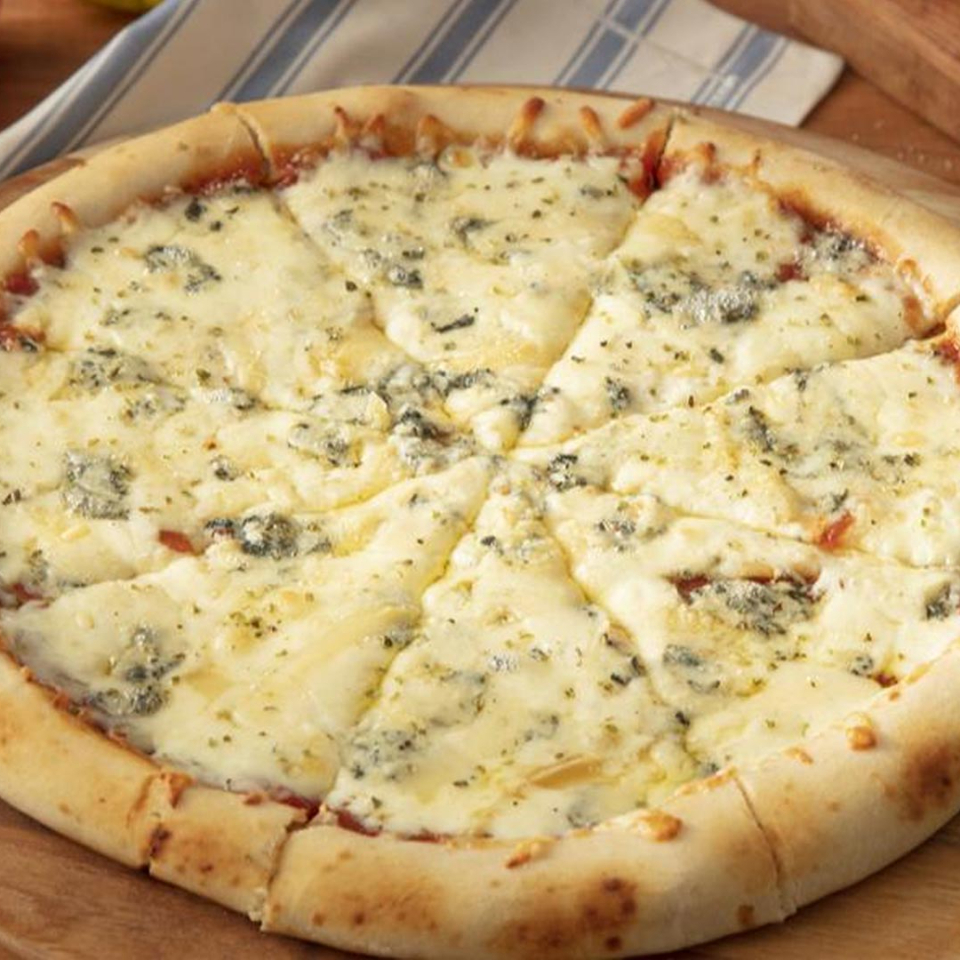 gorgonzola, parmesão, provolone, mussarela, oregano e cebola