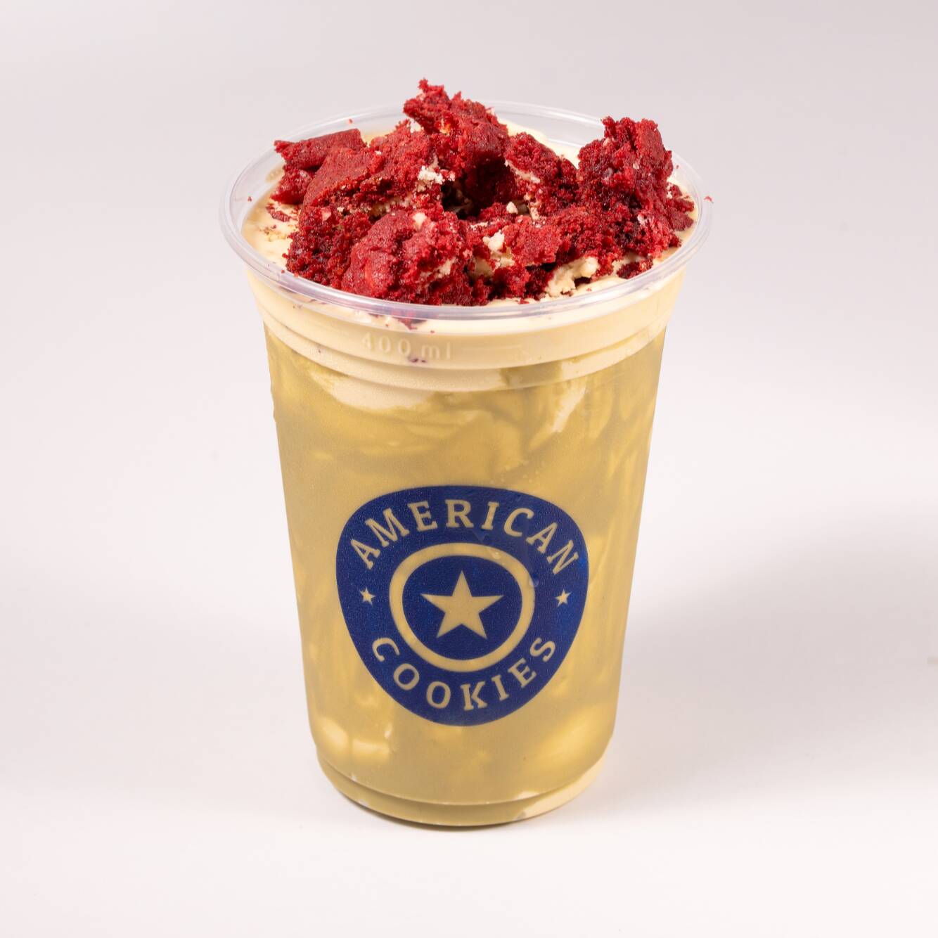 Shake cremoso com creme de
pistache italiano e cookie
clássico red velvet.