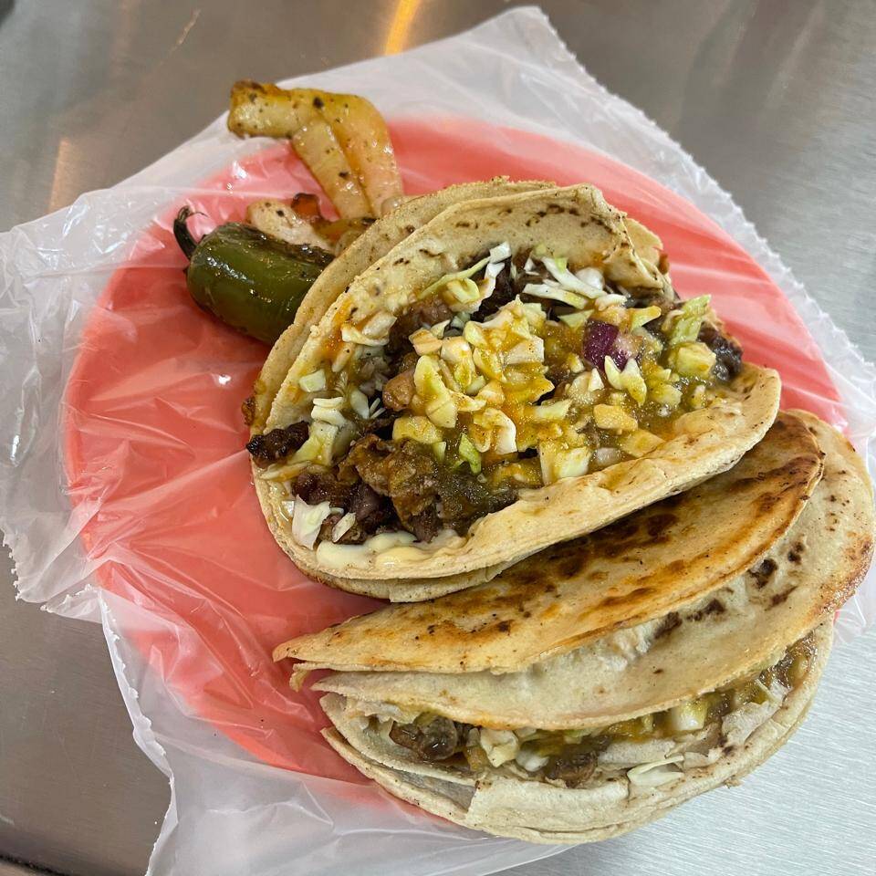 Taco de Carne Asada y Queso