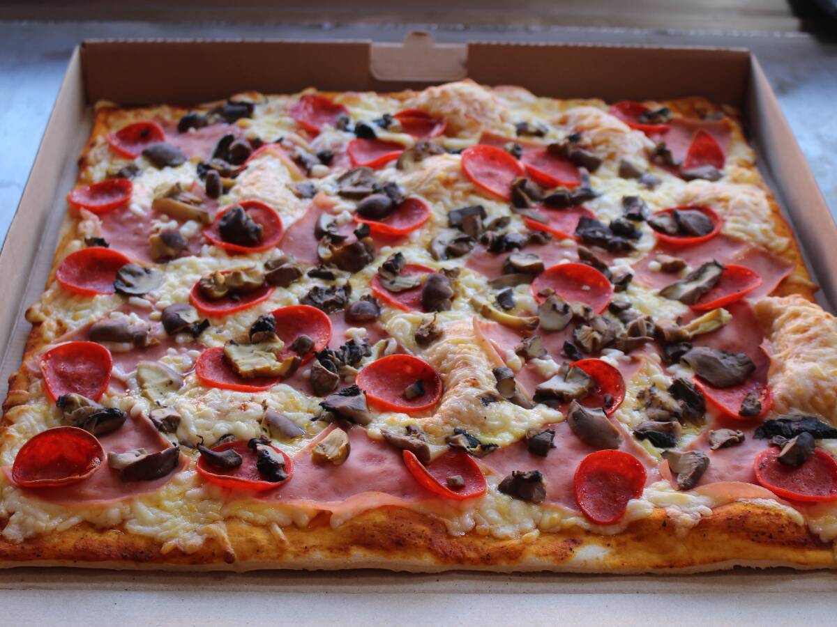 BOB'S PIZZA