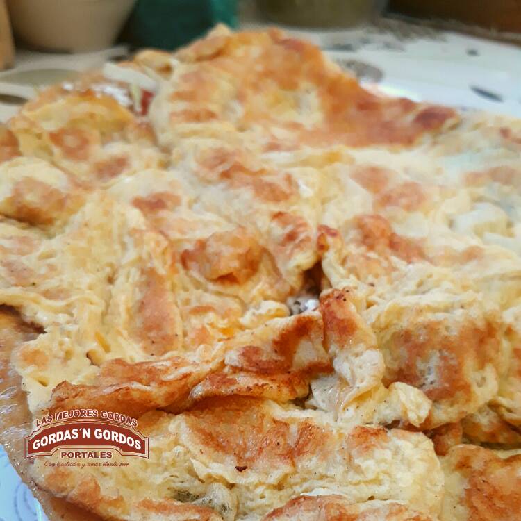 Huarache de Huevo con Longaniza