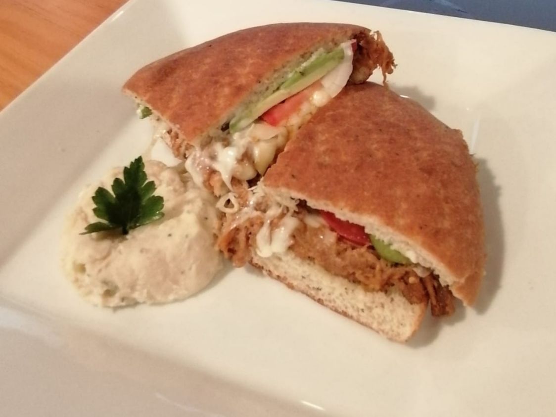 Sándwich Pierna de Puerco en BBQ