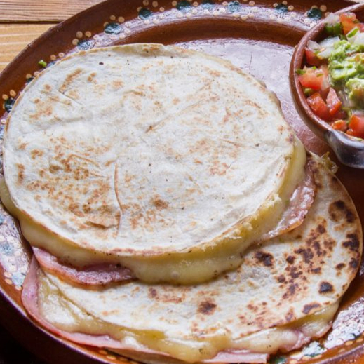 3 SINCRONIZADAS + AGUA FRESCA MEDIO LITRO