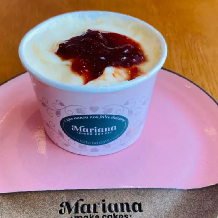 Torta no pote com recheio de cupuaçu