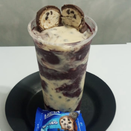 Açaí Trufado a sua escolha + Frutas Frescas e Acompanhamentos Grátis!