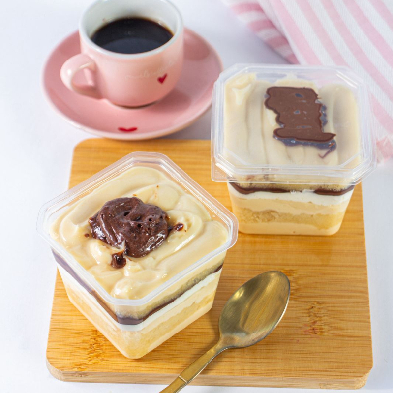 Um delicioso bolo de pote bem molhadinho com dupla camada de Ninho e muita Nutella