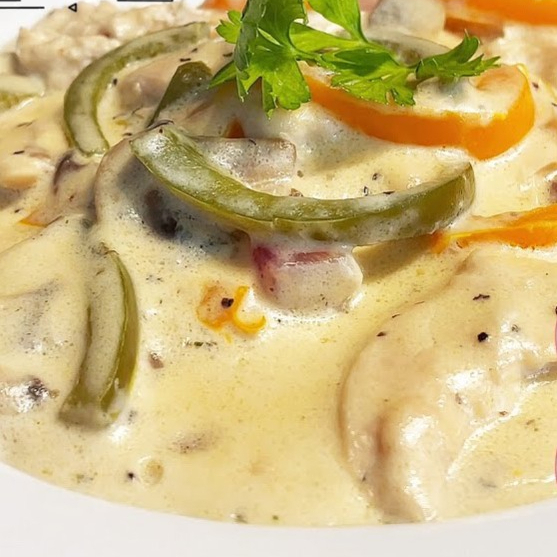 Pollo a la Reina