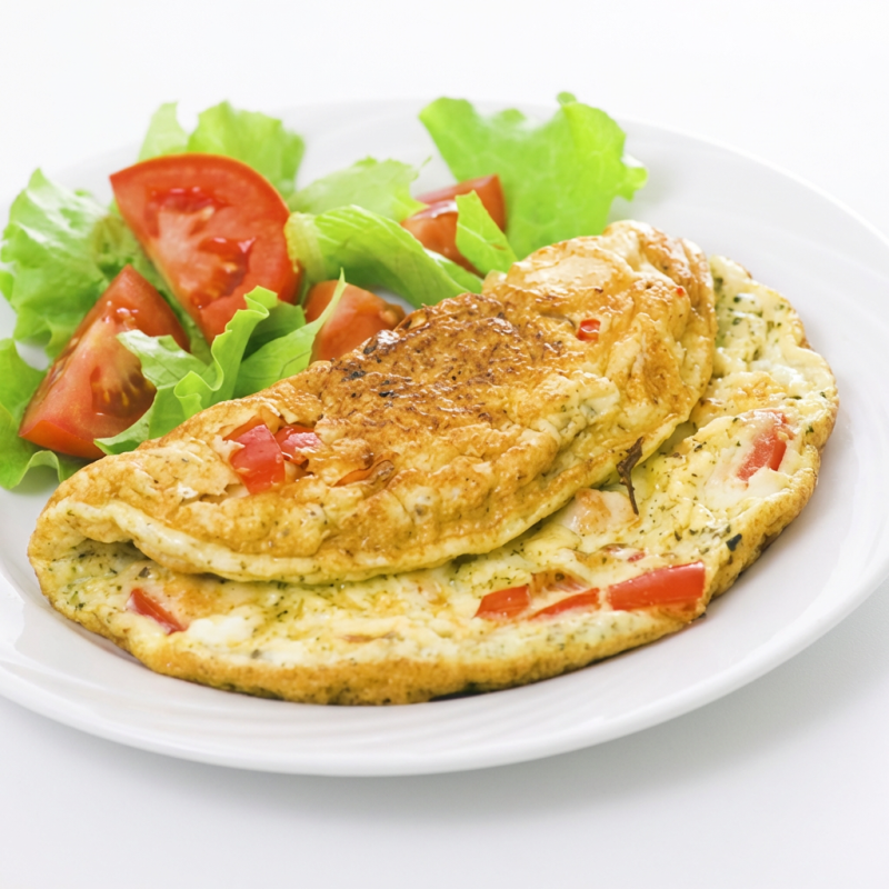 Omelete de Peito de Peru, e queijo branco. *(Acompanha salada de alface e tomate)