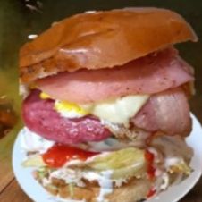 Sándwich de Perro Caliente más Huevo Frito