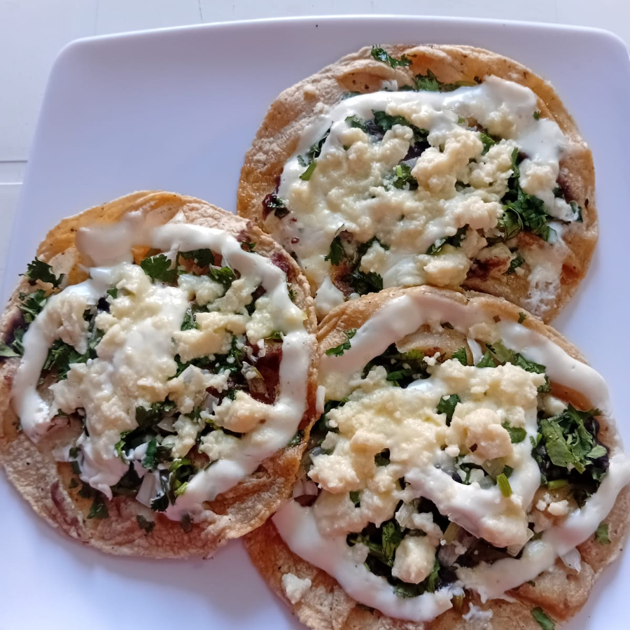 Sope con guiso