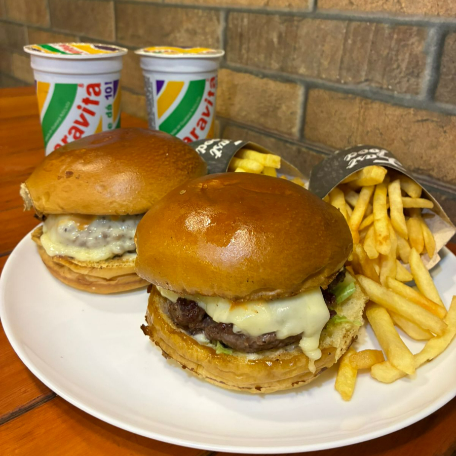 2 príncipe burguer + 2 batatas individuais + 2 guaravitas