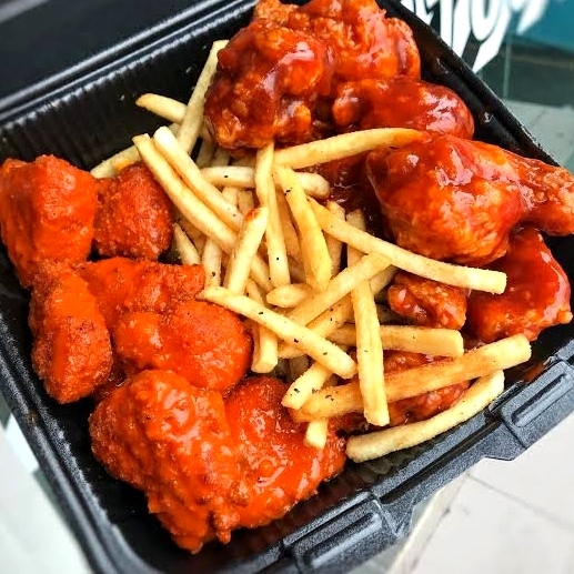 Boneless Naturales con Papas a la Francesa