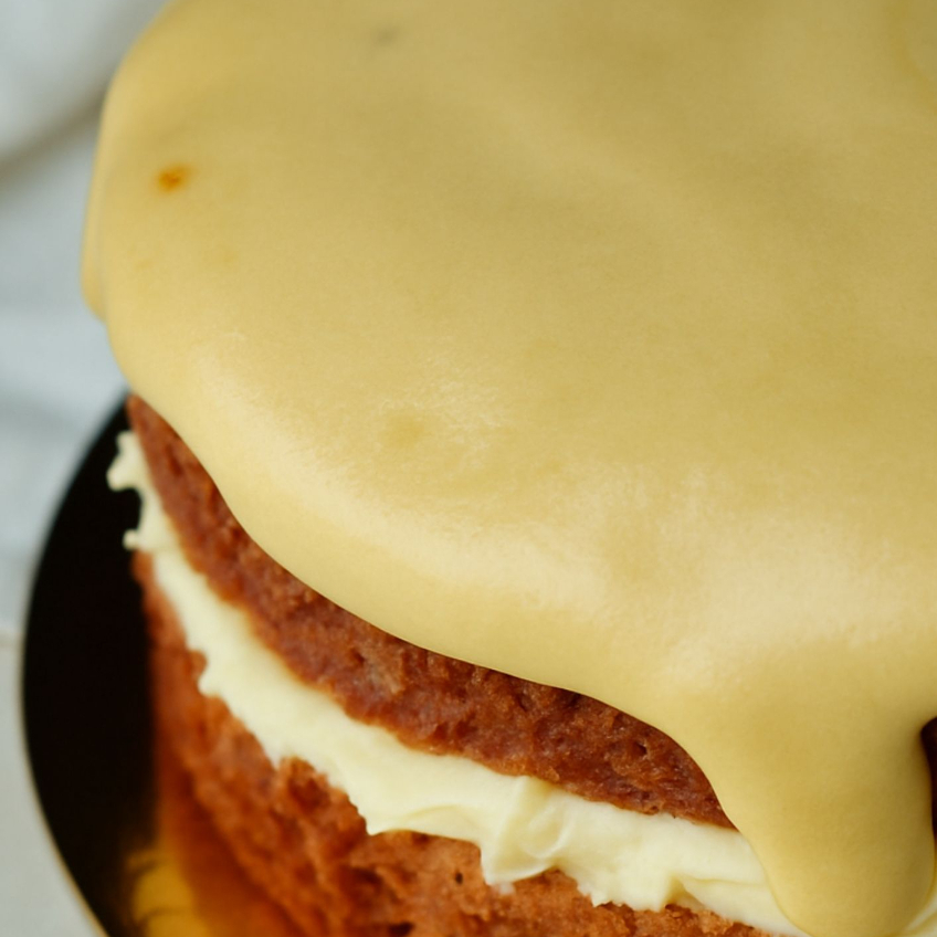 TORTA MANZANA Y CARMELO SALADO