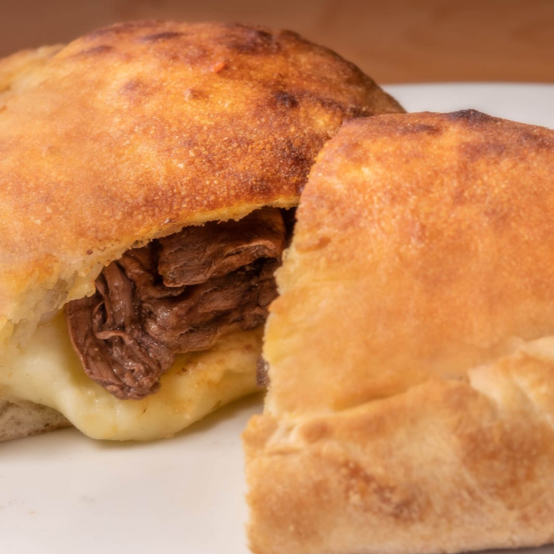 (Individual) Pizza Calzone de Arrachera