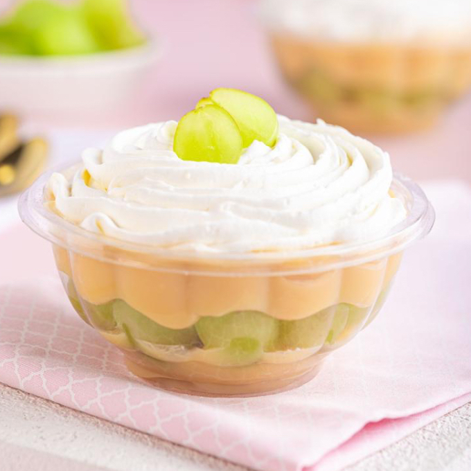 brigadeiro branco suspiro fruta e chantyninho
