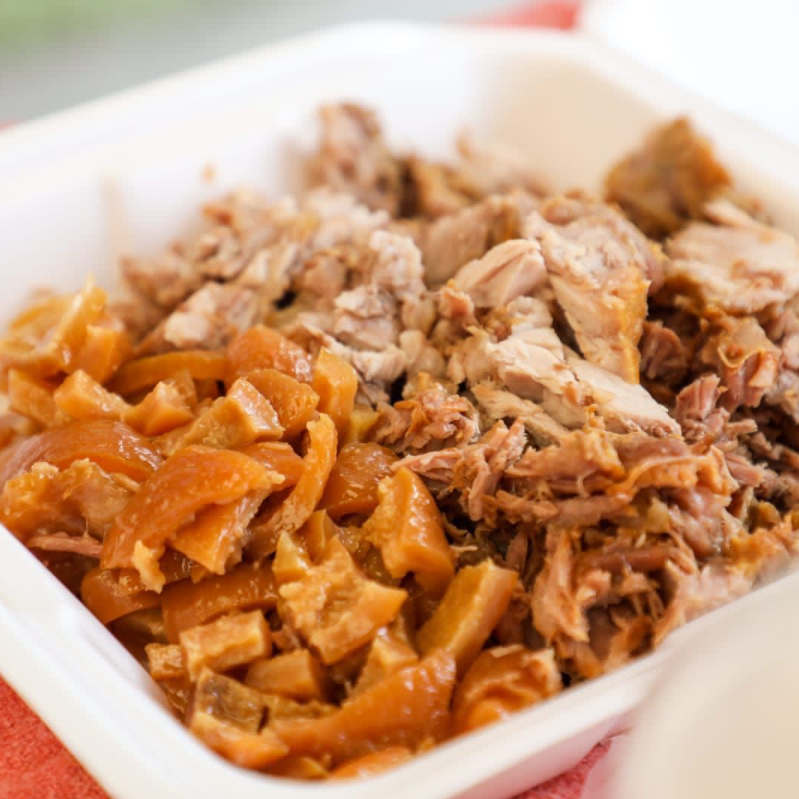 3/4 de Carnitas Estilo Michoacán