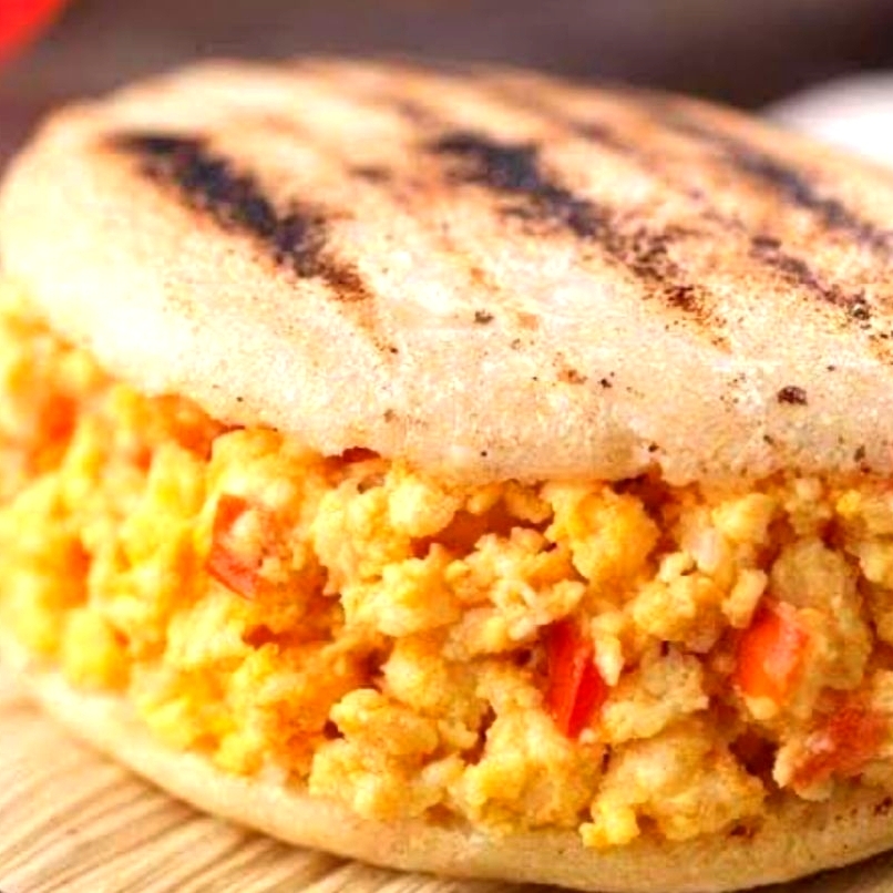 AREPA CON HUEVOS PERICOS