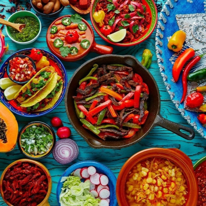 2 mini burrito chilli, 4 quesadilhas de chilli, 2 tacos, nachos e guacamole.
*Foto ilustrativa