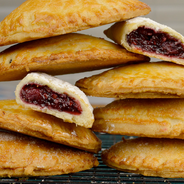 Empanada de Fresas con Queso crema 15cm