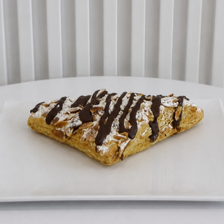 Croissant de Almendras Relleno Avellana