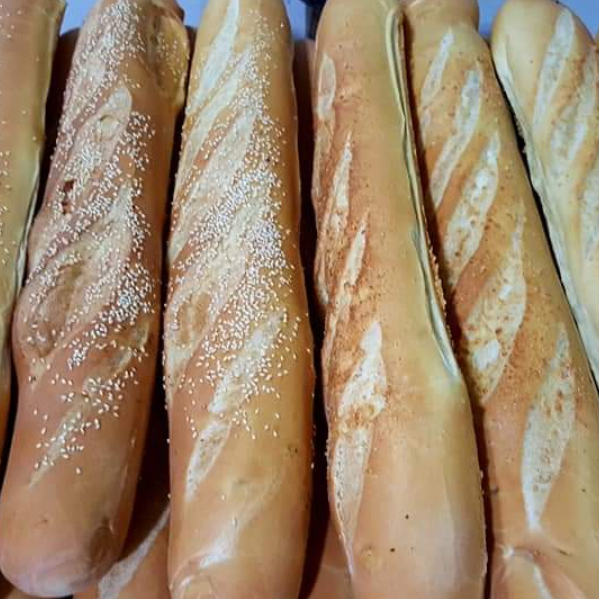 PAN BAGUETT CON QUESO SENCILLO O ANJONJOLI VARIA