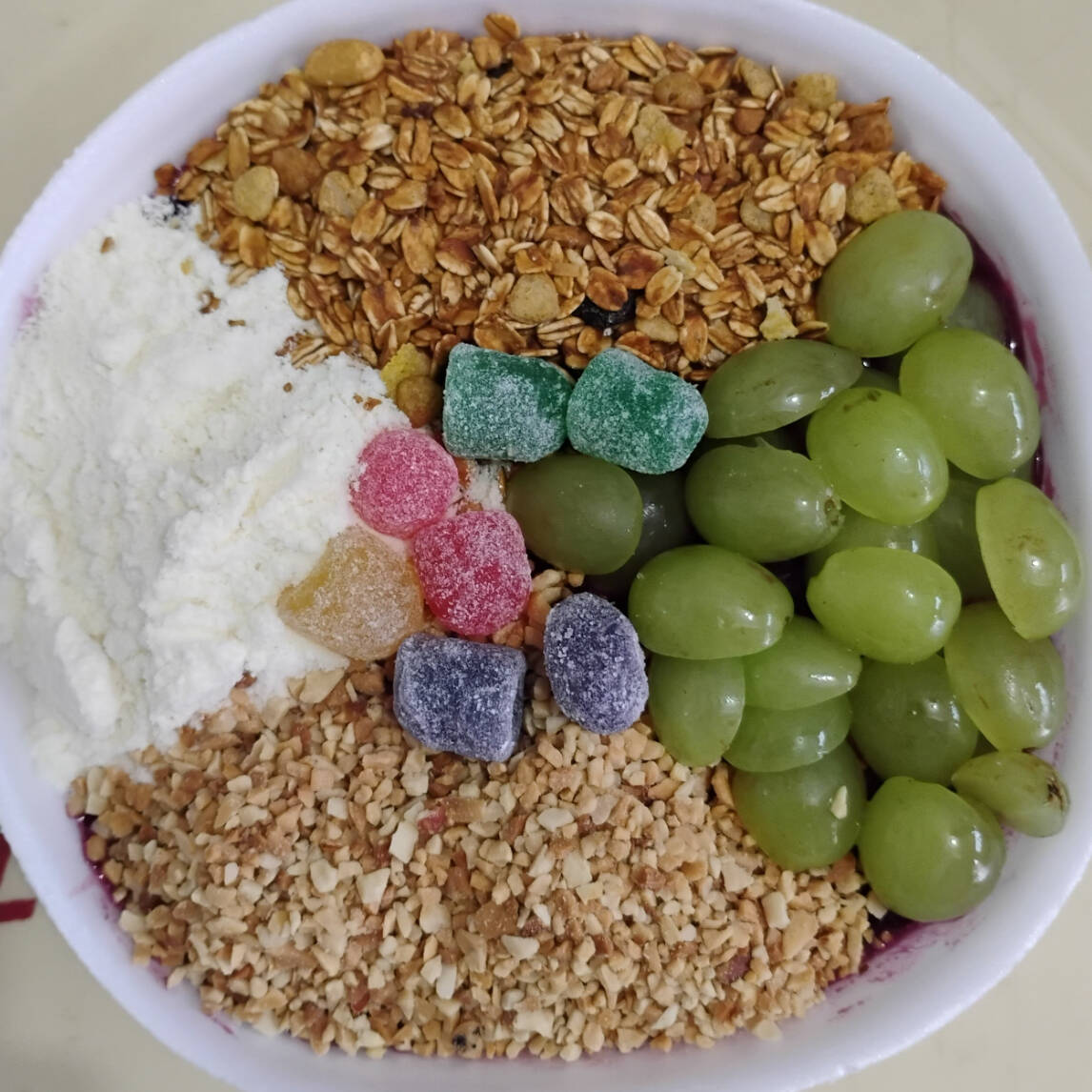 ( 6 acompanhamentos, 2 frutas, 2 coberturas)