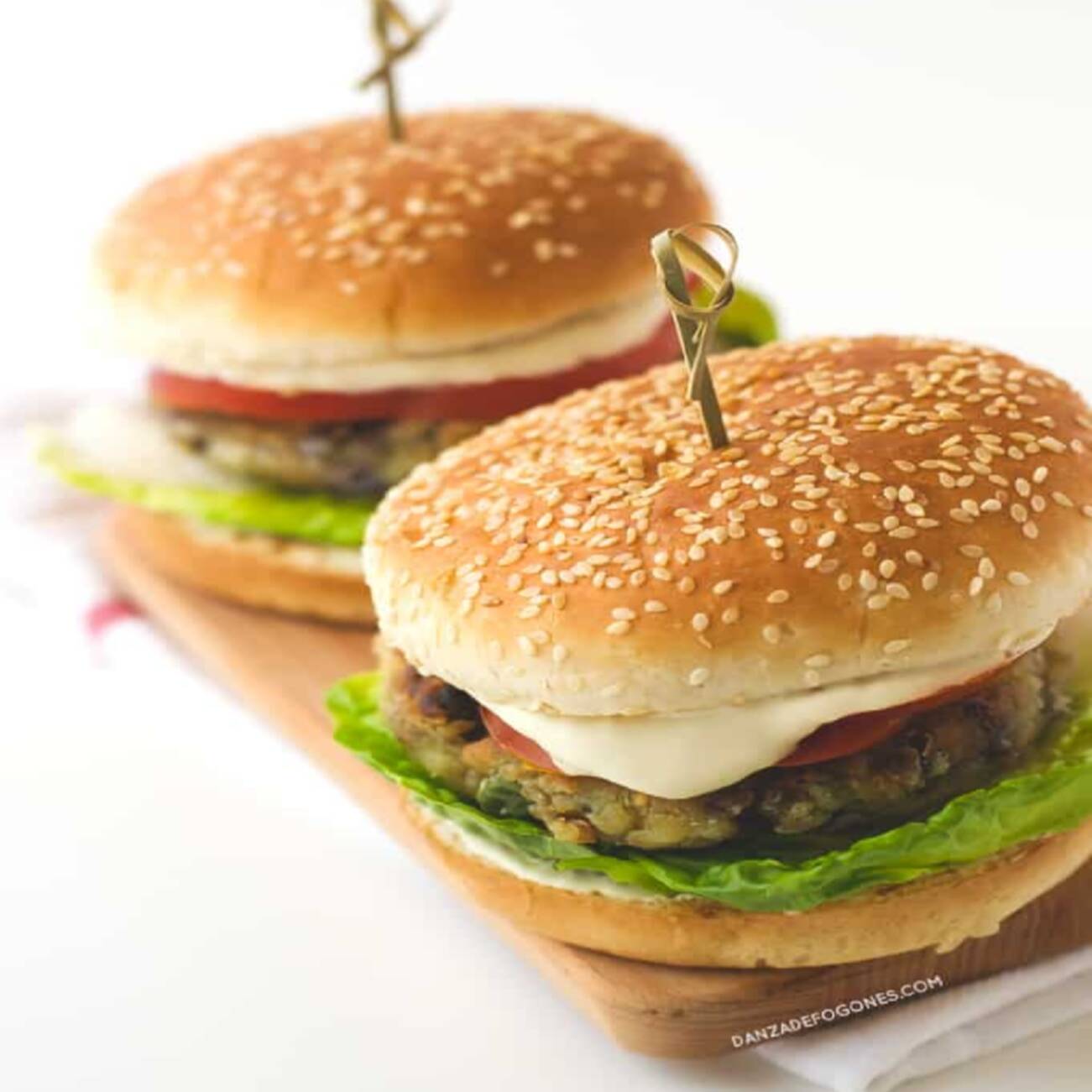 Combo Pareja 2 Hamburguesas Clasicas +2 Papas