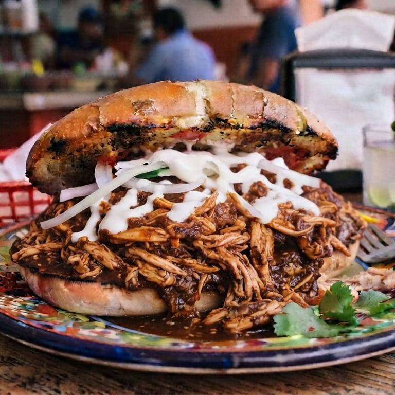Torta de Mole con Pollo