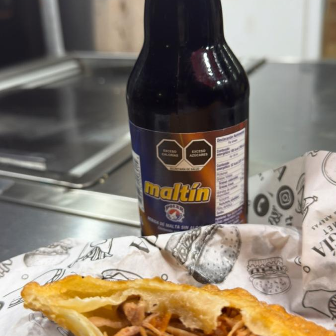 Pastelito Venezolano de Mechada (Deshebrada)