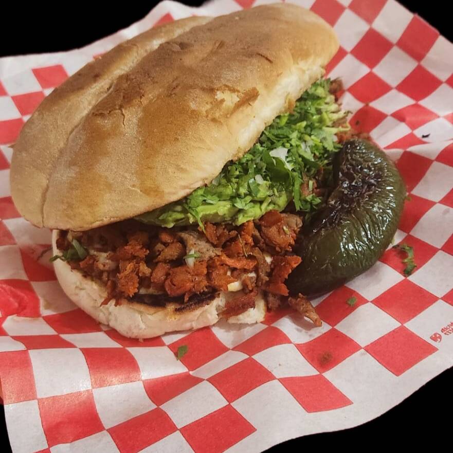 Tortas con Carne y Queso