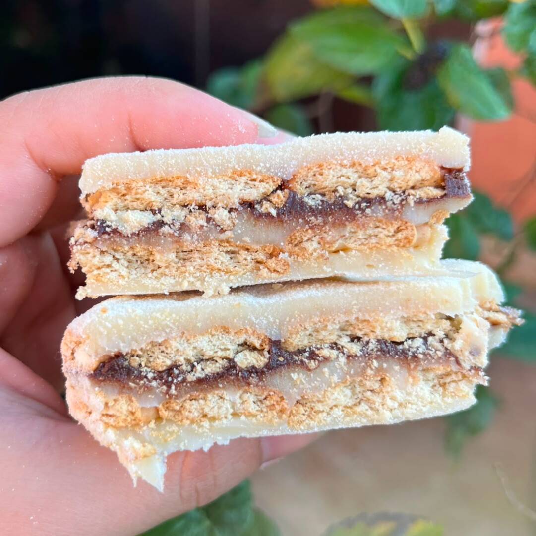 Palha Italiana de brigadeiro de Ninho cremoso, pedaços de biscoito levemente crocantes e Nutella. Fizalizada no Leite Ninho.