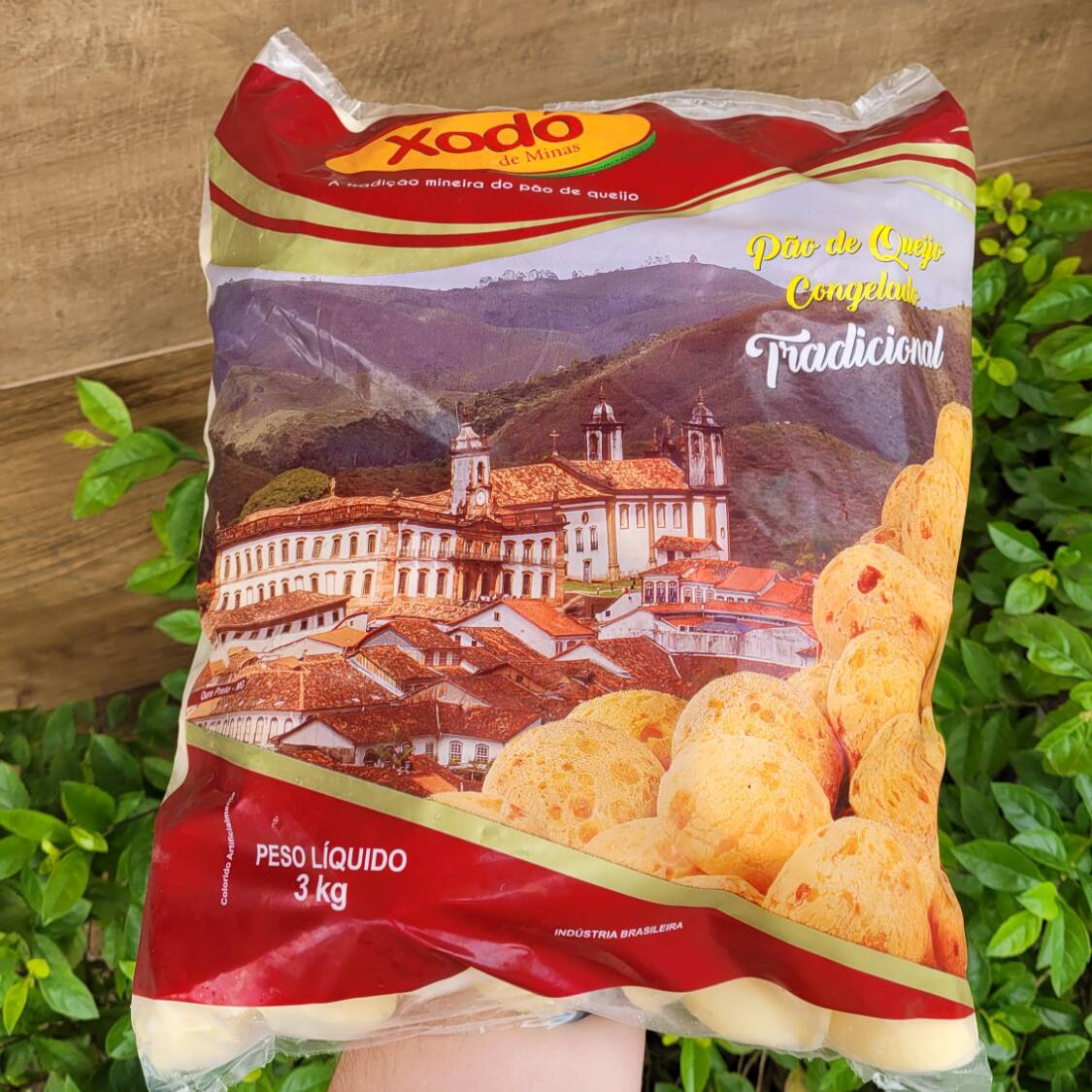 Pão de Queijo Xodó Congelado
Prático, saboroso e com aquele gostinho irresistível de Minas! O Pão de Queijo Xodó é perfeito para assar em casa e deixar seu café da manhã ou lanche ainda mais especial. Crocante por fora, macio e saboroso por dentro. Basta assar e aproveitar!