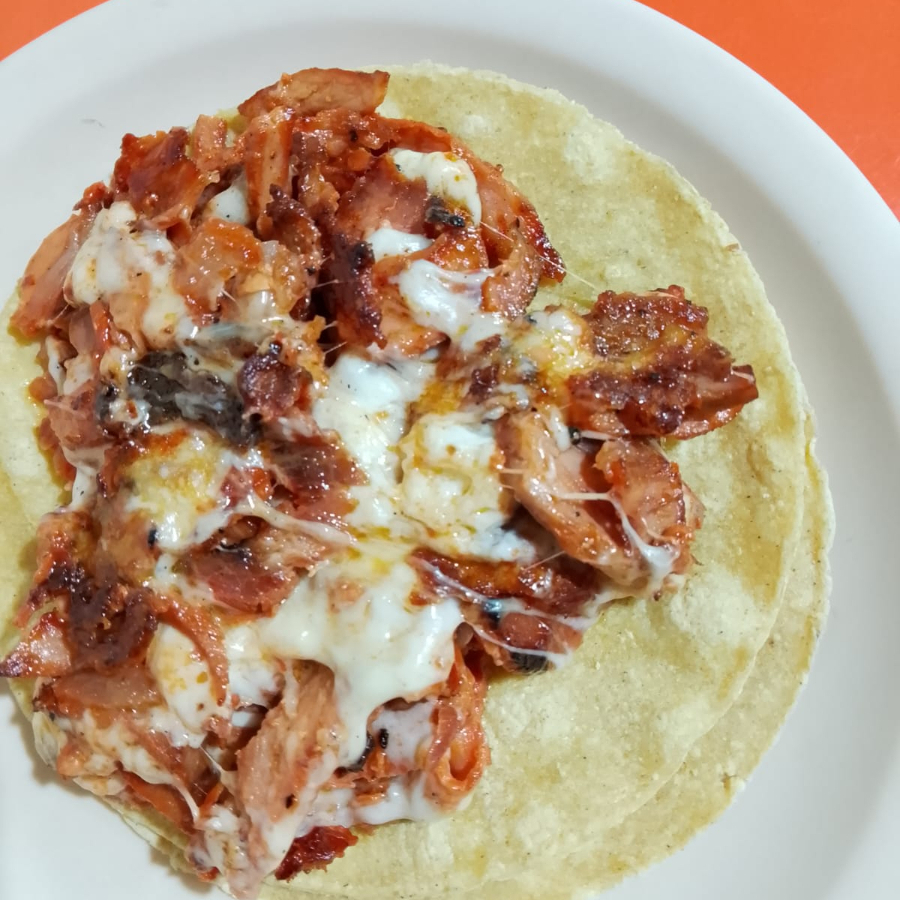 Taco de Pastor con Queso
