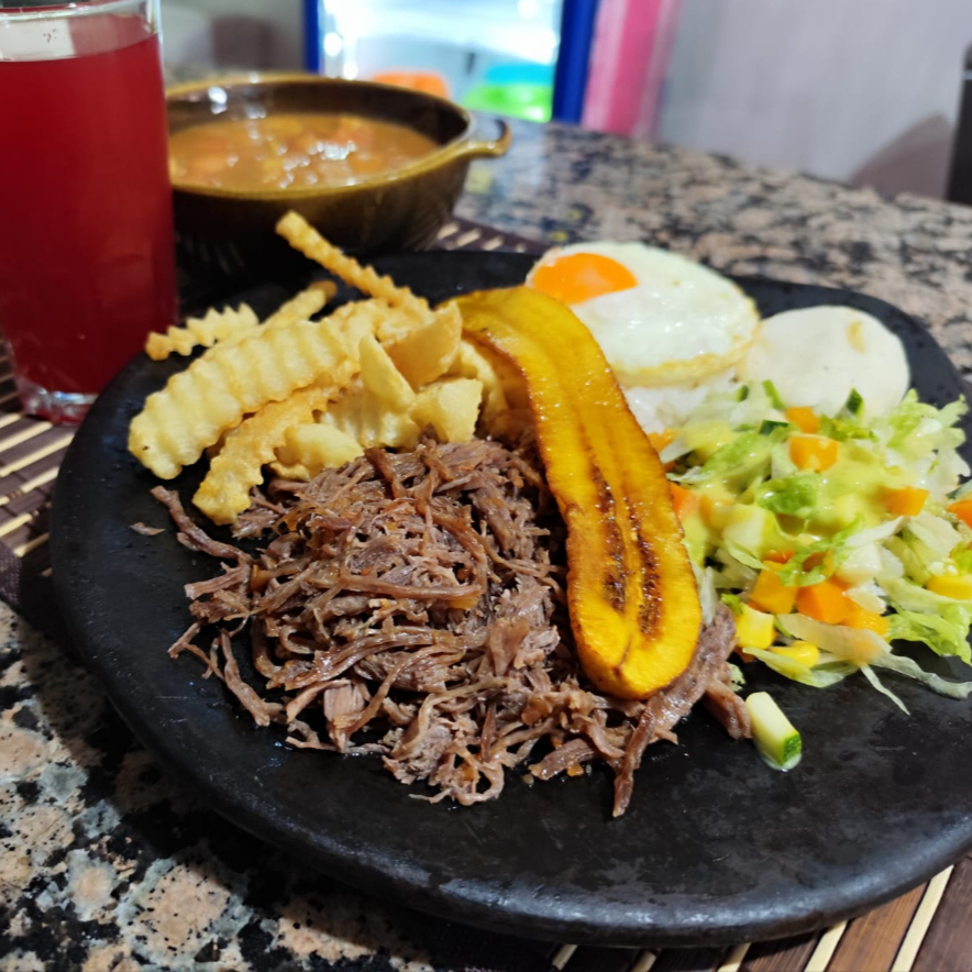 Almuerzo Desmechada