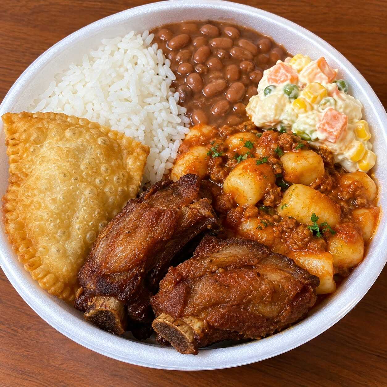 Marmita media arroz, feijão, pastel,costelinha de porco,nhoque ao molho