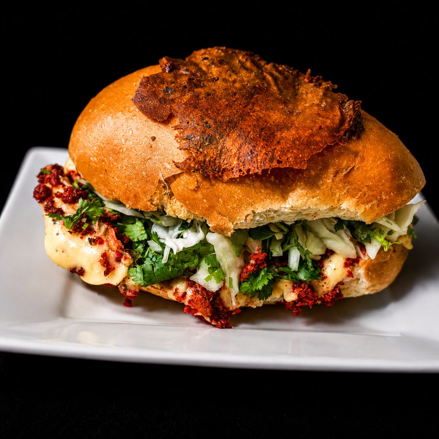 torta de longaniza con queso gratinado