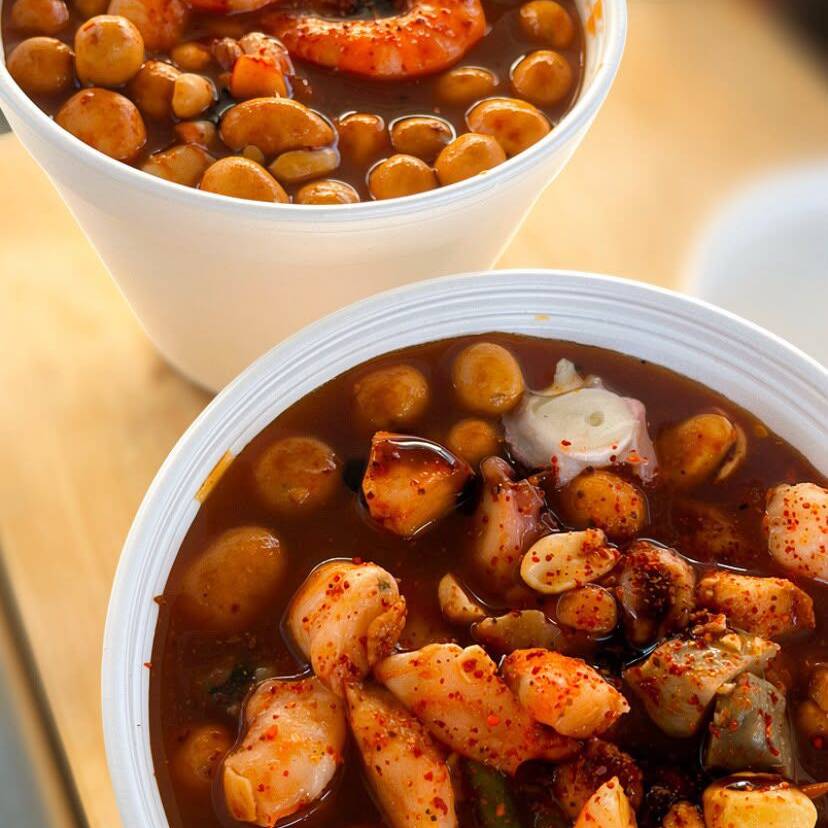 Medio Cacahuates con Pulpo y Camarón Ciocido