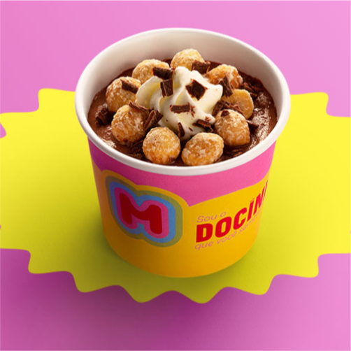 Coma essa mousse de chocolate com praliné de avelãs e marshmallow, você merece. Você é um ser de luz. Nós amamos você.