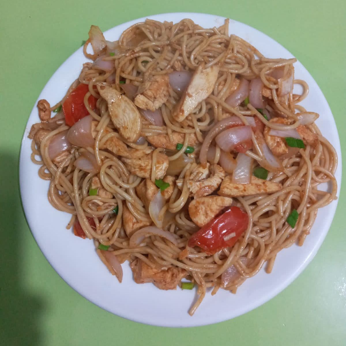 Tallarín Saltado de Pollo