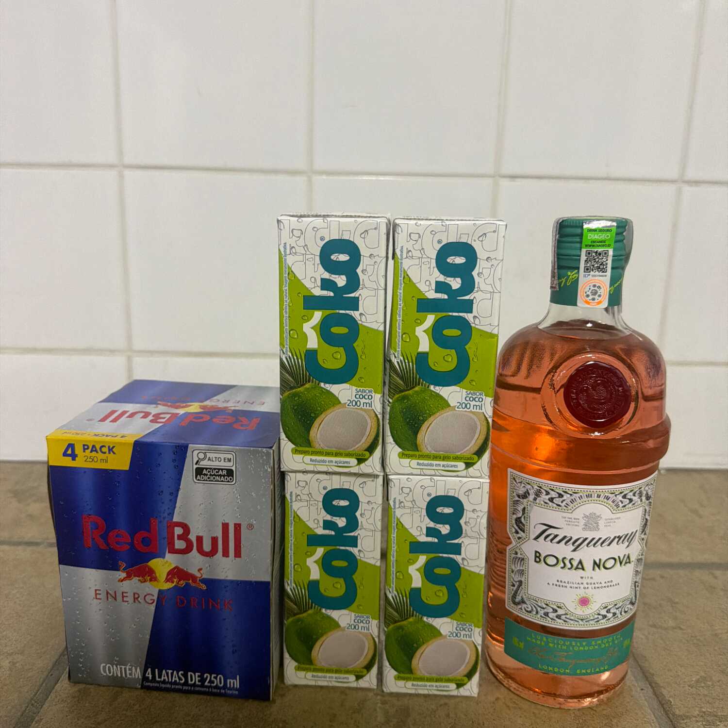 Gin bossa nova + energetico + 4 gelo
