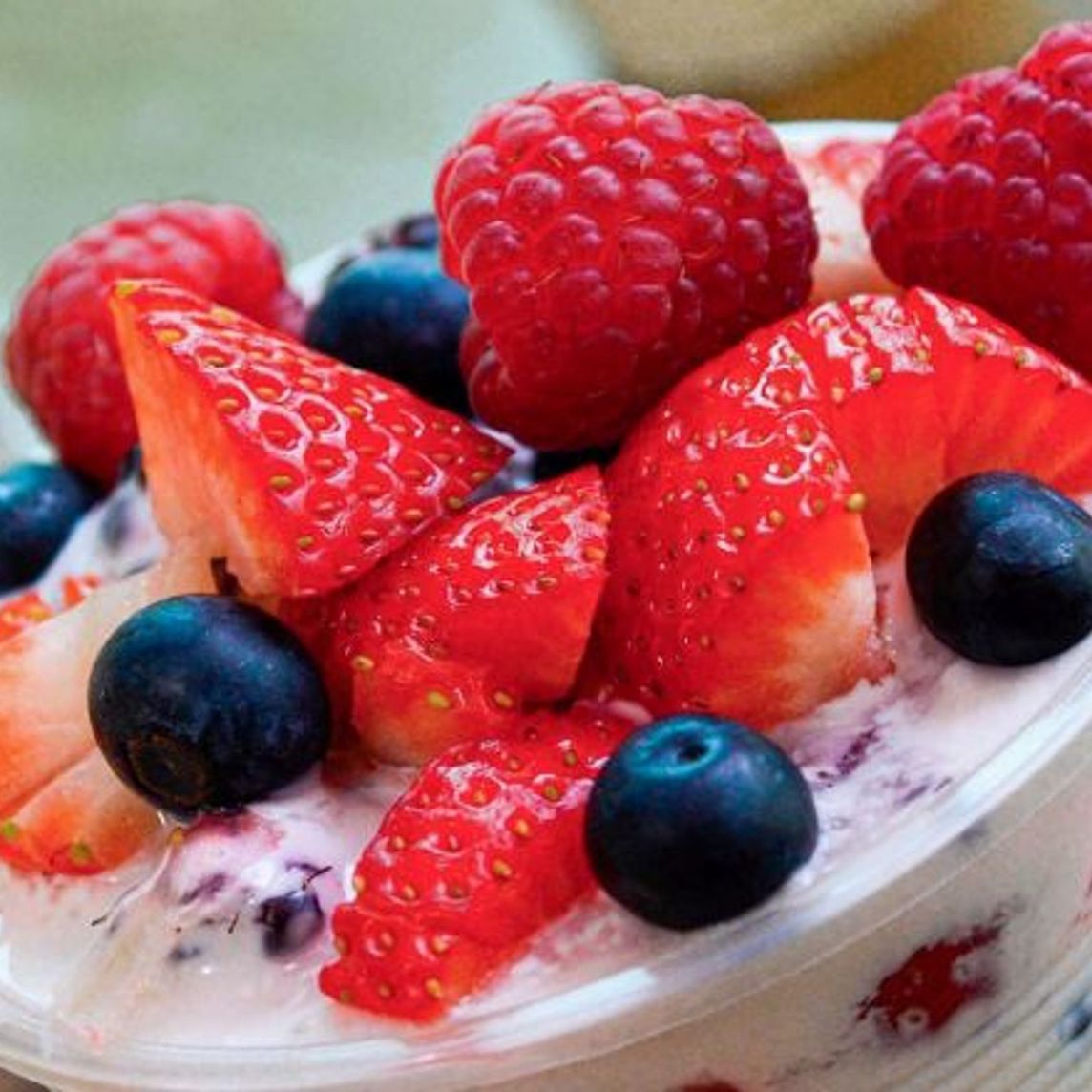 Frutos del Bosque con Crema