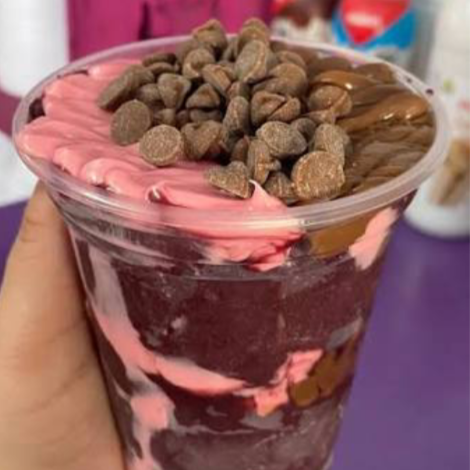 MOUSSE DE MORANGO CREME AVELÃ E GOTAS