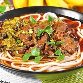 D2-Fideos de Arroz con Carne Res y Chucrut/酸菜牛肉粉