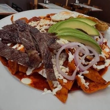 Chilaquiles con Bistec
