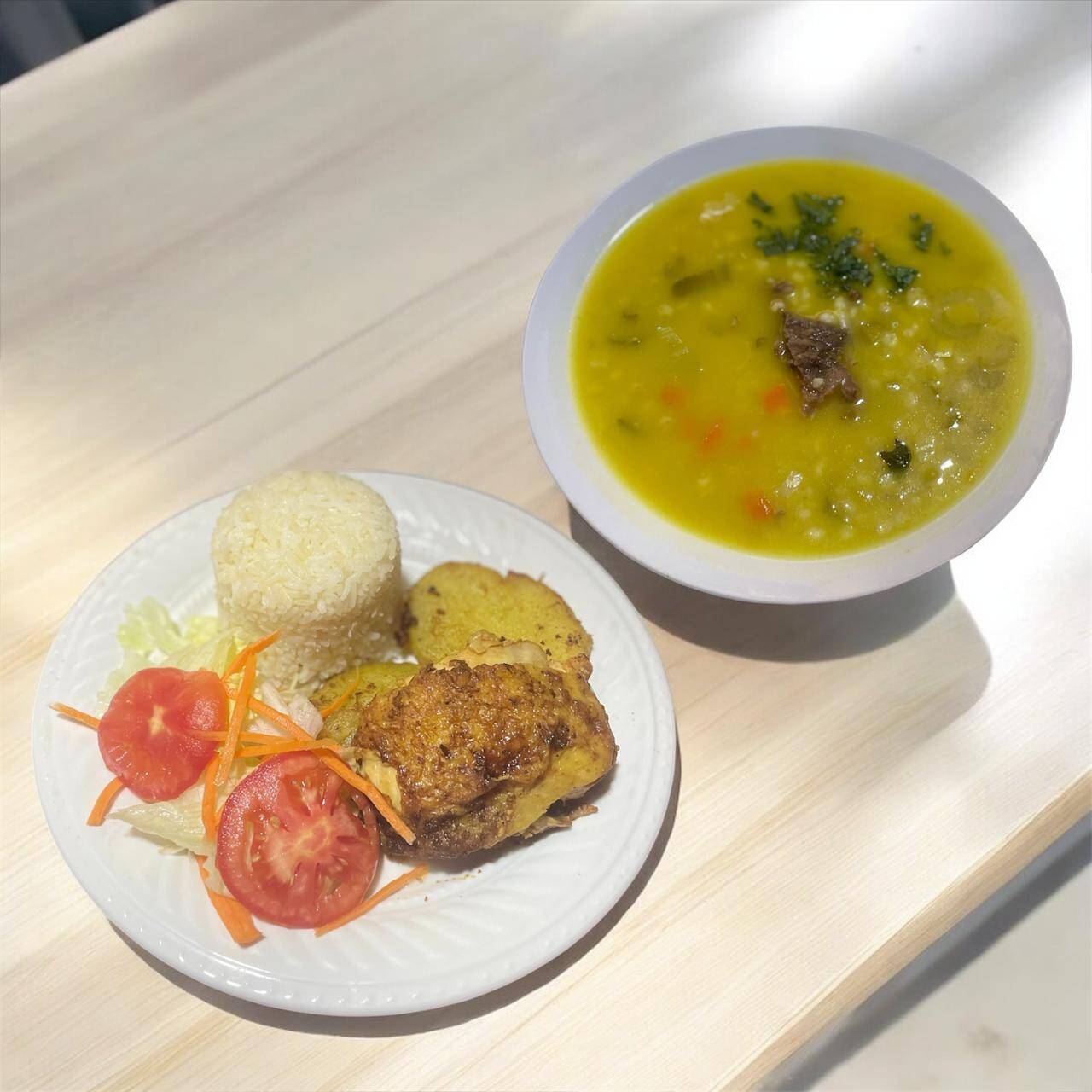 Pollo a la Olla & Sopa del Día