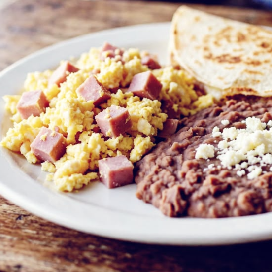 Huevos + Café