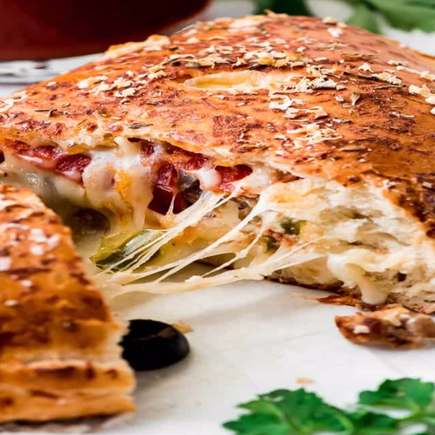 CALZONE 3 INGREDIENTES