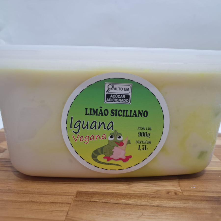 Delicioso sorvete artesanal, produzido com leite de soja, sabor limão siciliano com calda de limão siciliano