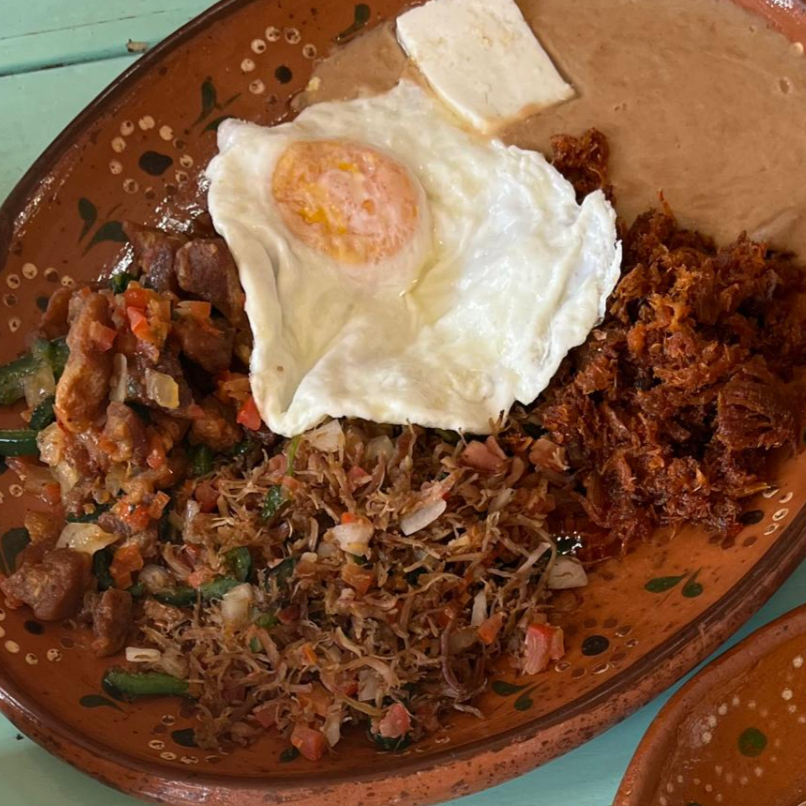 Pa`Los Chacas (Machaca, Chilorio y Chicharrón)
