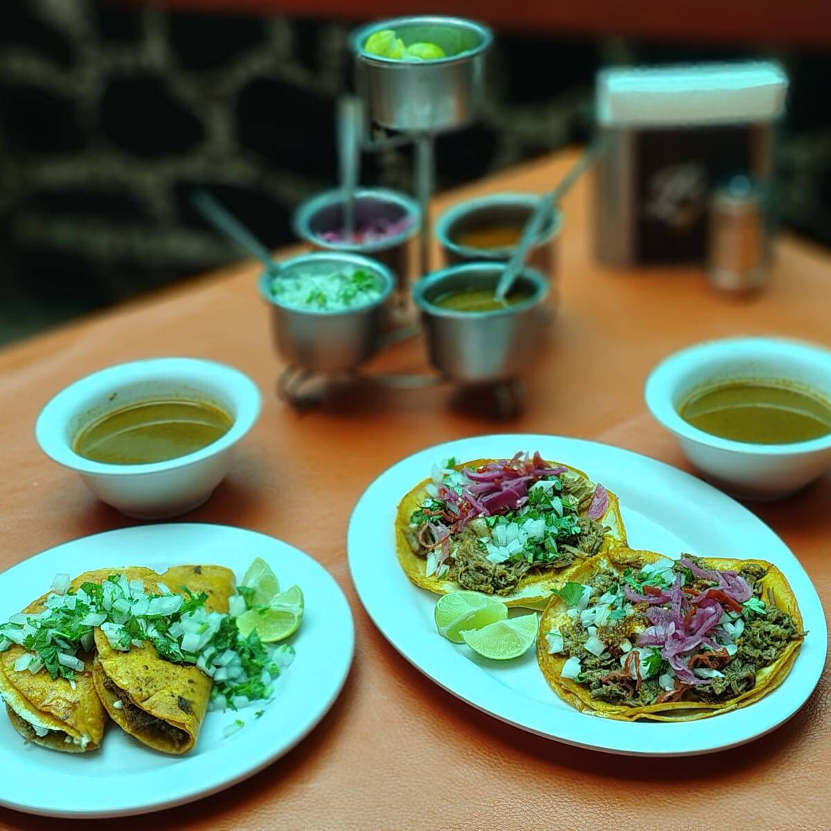 2 Tacos + 2 Quesabirrias + 2 Consomés de Res